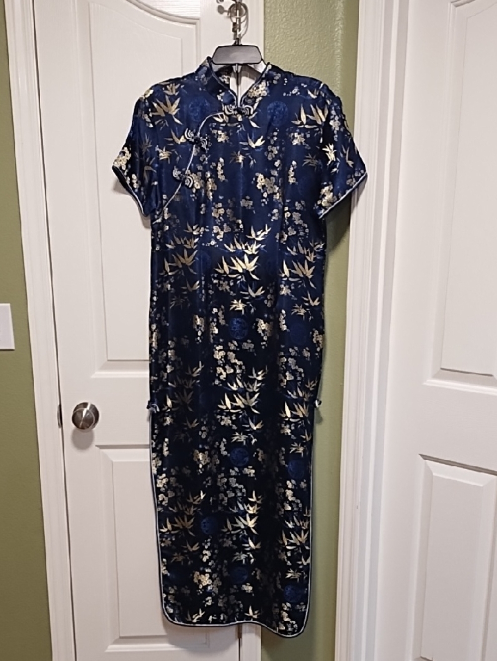 Beautiful Asian Inspired Navy Blue Floral Satin Cheongsam / Qipao Dress